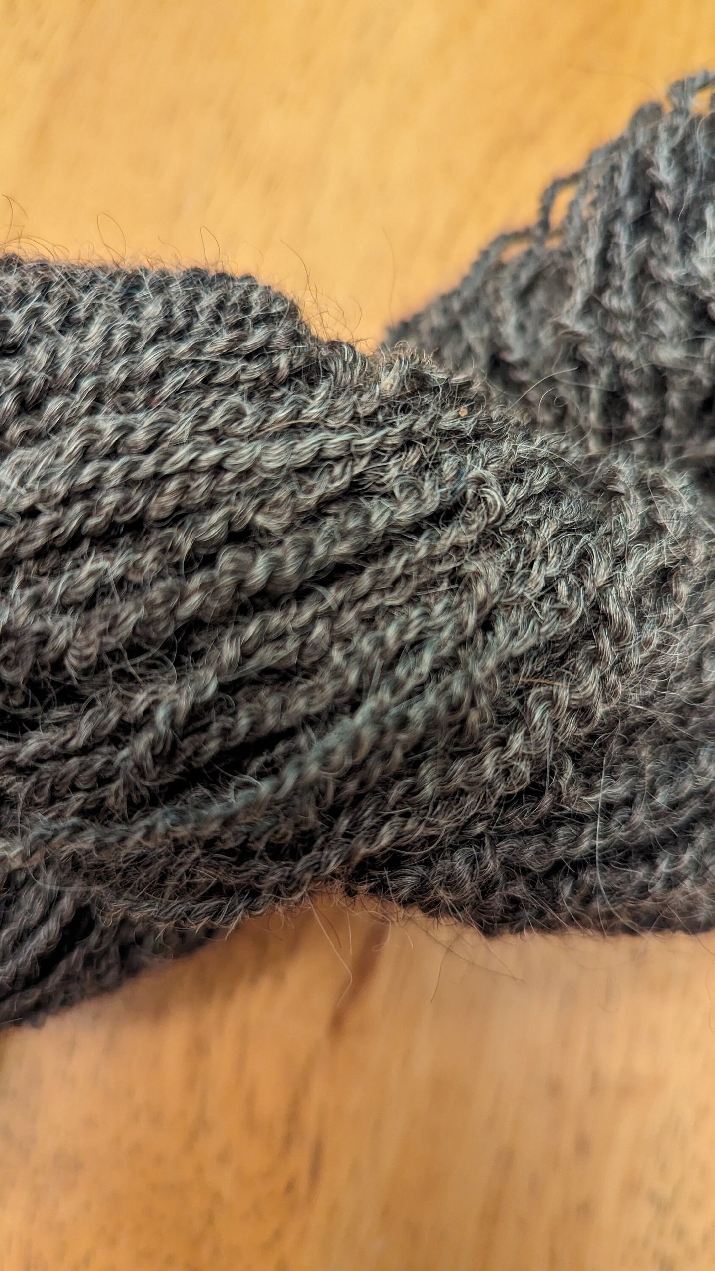 Llama/Gotland blend yarn