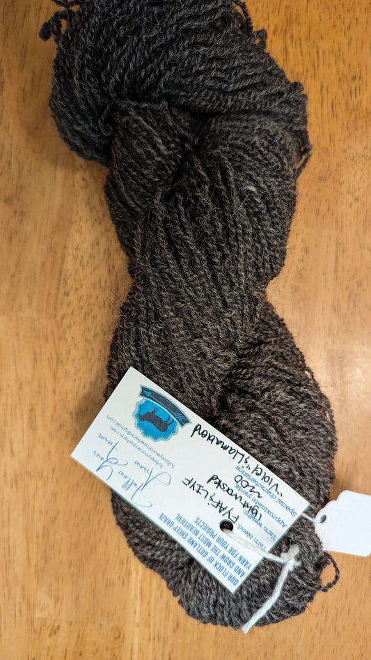 Llama/Gotland blend yarn